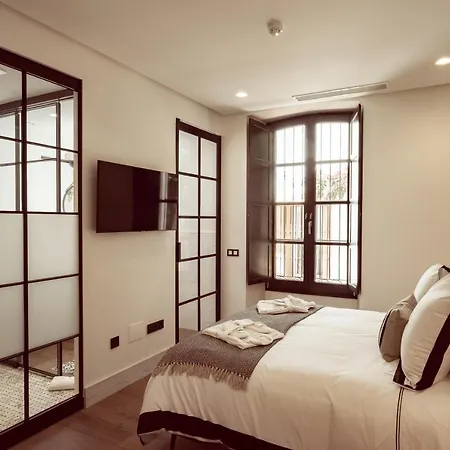 מלון Boutique La Ciudadela 4*