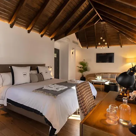 מלון Boutique La Ciudadela 4*